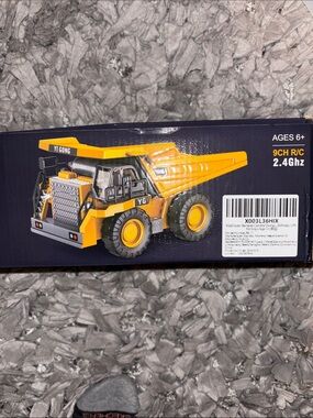 Kids Faves Yi Gong R/C Dump Truck NIB